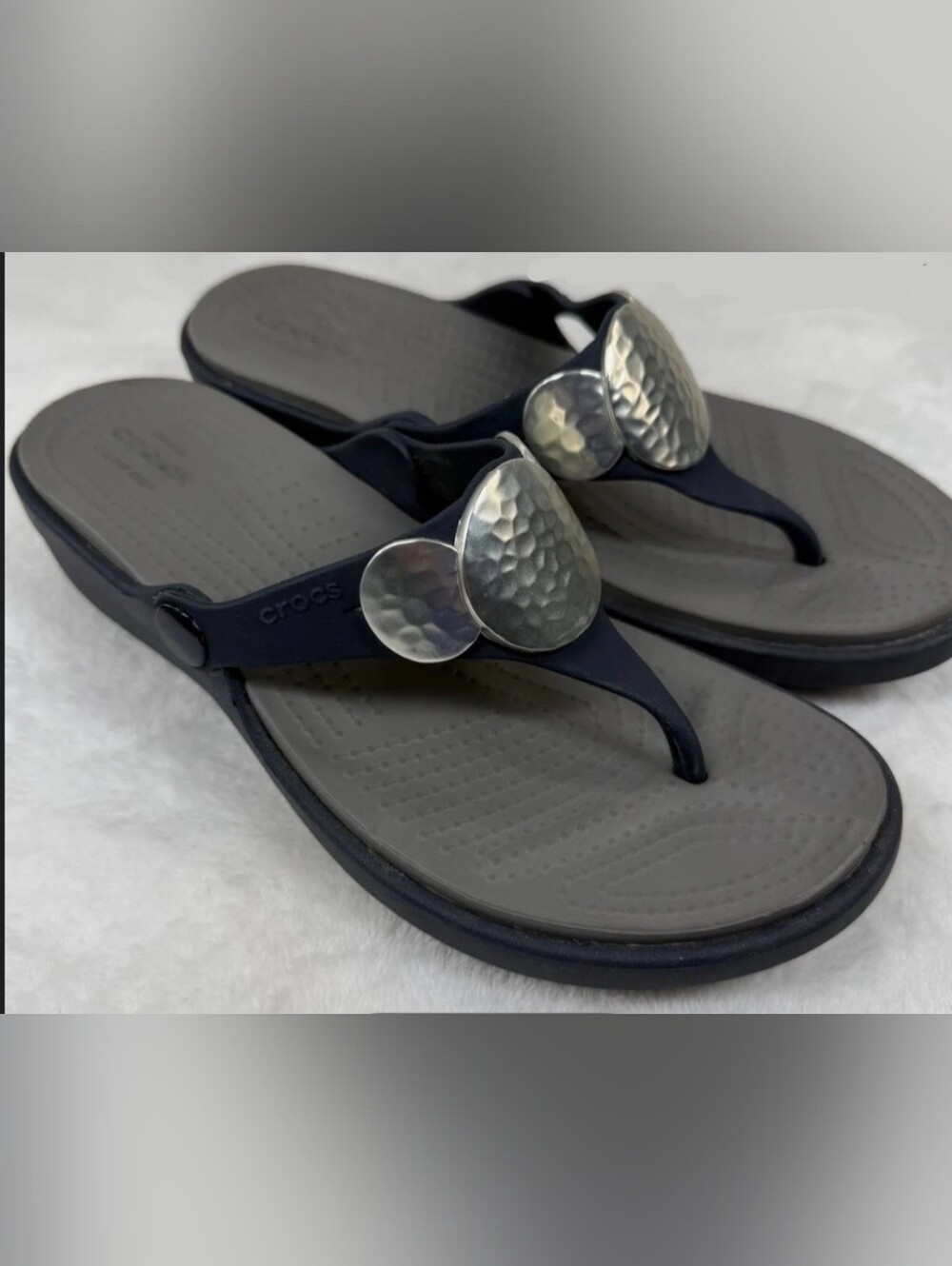 CROCS Women's Blsck Flip Sandal with Silver Mickey - Picture 1 of 3
